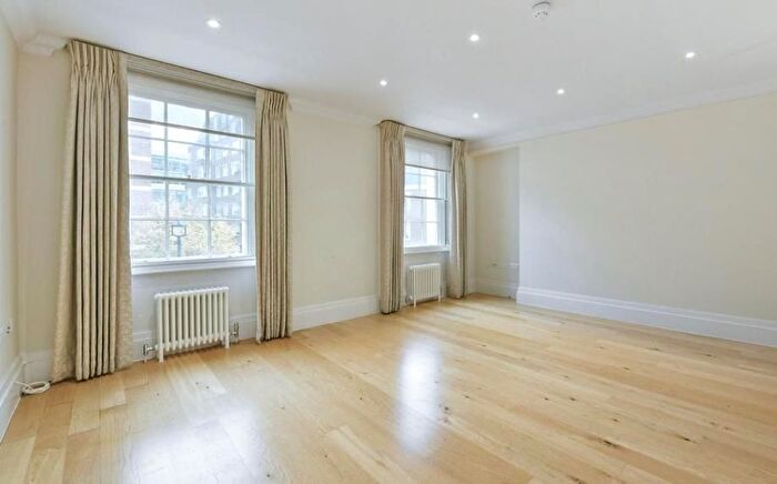 4 Bedroom Flat To Rent In Finchley Road, St John's Wood, London, NW8