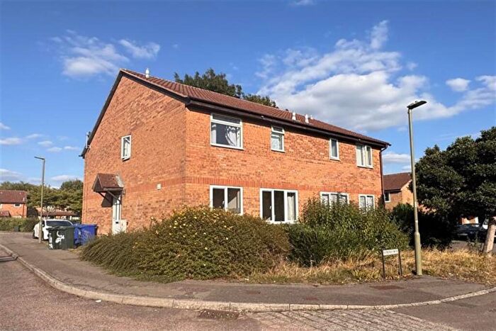 1 Bedroom Flat To Rent In Moor Pond Close, Bicester, OX26