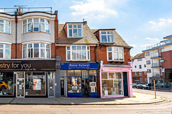 1 Bedroom Apartment For Sale In Leigh Road, Leigh-on-sea, SS9