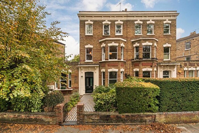 2 Bedroom Flat For Sale In Penn Road, Hillmarton Conservation Area, N7
