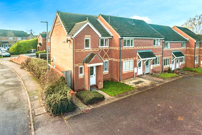 3 Bedroom Semi Detached House For Sale In Thatch Meadow Drive, Market Harborough, LE16