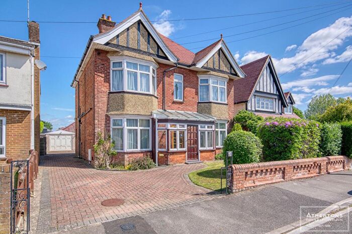 4 Bedroom Detached House For Sale In Gresham Road, Bournemouth, BH9