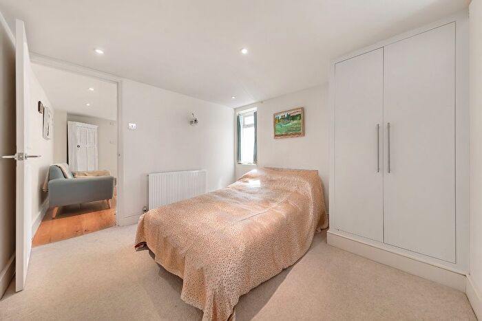 1 Bedroom Flat To Rent In Church Road, Richmond, TW10