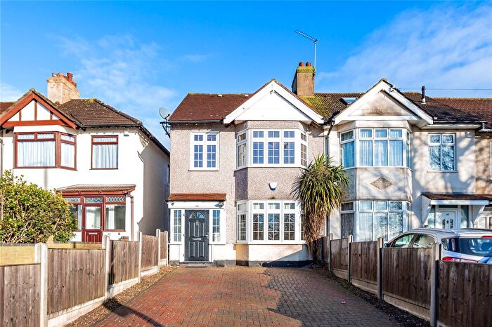 4 Bedroom End Of Terrace House For Sale In Hornchurch Road, Hornchurch, RM11