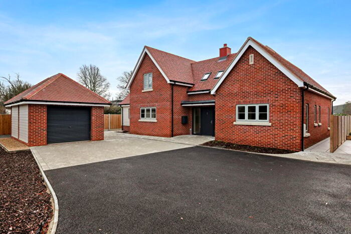 3 Bedroom Chalet For Sale In Frinton Road, Thorpe-le-Soken, Clacton-on-Sea, CO16