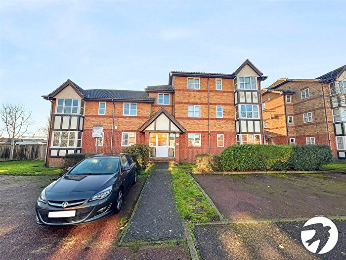 2 Bedroom Flat To Rent In St. Edmunds Road, Dartford, Kent, DA1