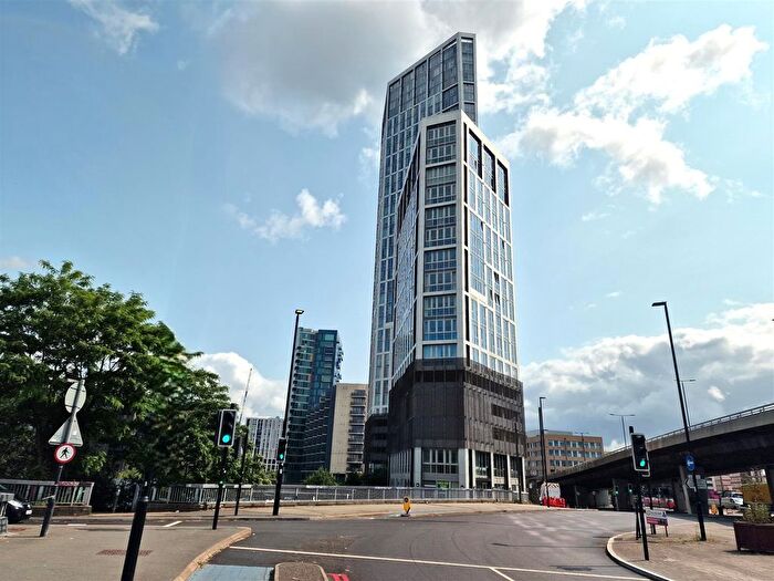 2 Bedroom Flat To Rent In High Street, London, E15