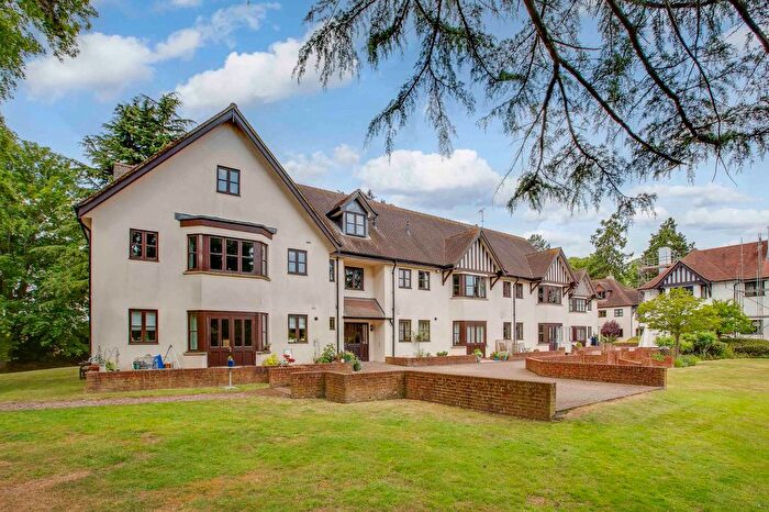 2 Bedroom Flat For Sale In Stretton Close, Penn, HP10