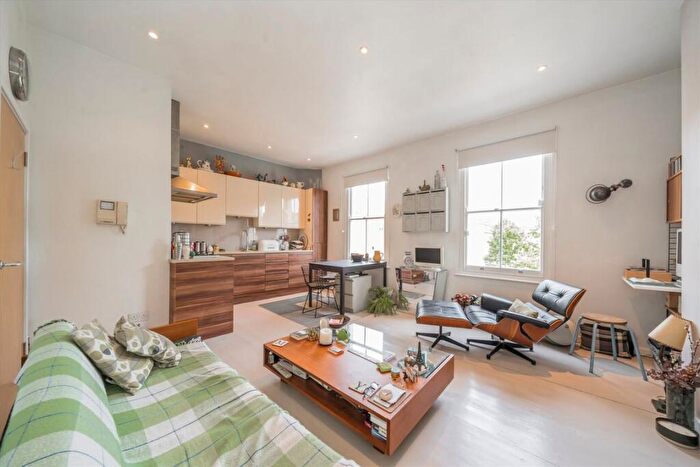 1 Bedroom Flat For Sale In Sussex Way, Upper Holloway, N19