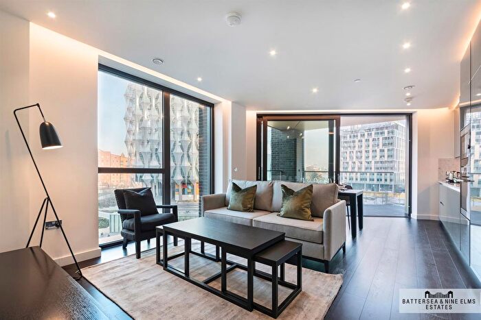 2 Bedroom Flat To Rent In Glacier House, The Residence, SW11