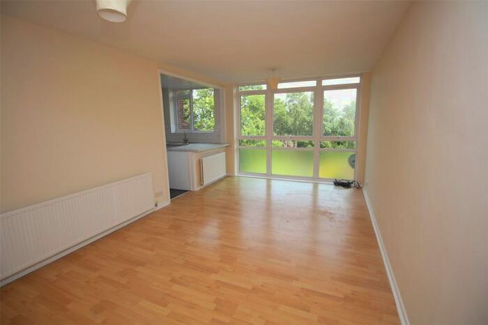 2 Bedroom Apartment To Rent In Apex Lodge, Lyonsdown Road, New Barnet, EN5