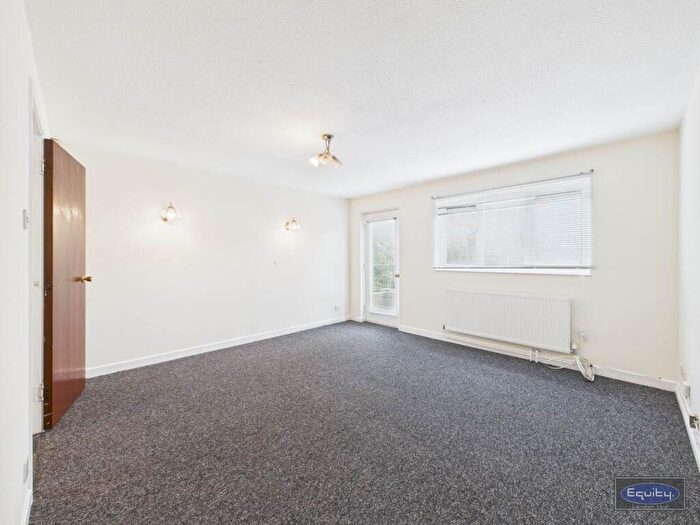 2 Bedroom Maisonette To Rent In Haldane Road, Thamesmead, London, SE28