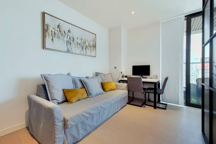 Studio To Rent In Wardian London, Canary Wharf, London, E14