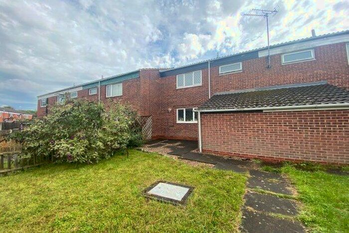 3 Bedroom Property To Rent In Ibstock Close, Redditch, B98