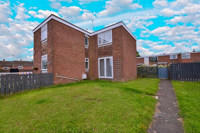 3 Bedroom Semi-Detached House For Sale In Garesfield Gardens, Newcastle Upon Tyne, NE16