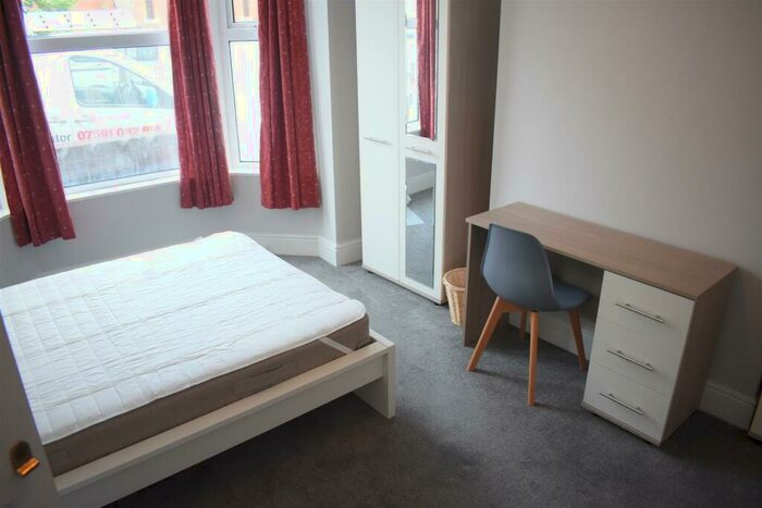 4 Bedroom Terraced House To Rent In Somers Road, Southsea, PO5