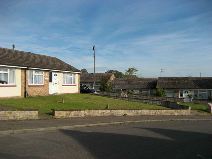 2 Bedroom Bungalow To Rent In Cherry Street, NN9