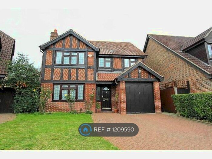 4 Bedroom Detached House To Rent In Kilpatrick Way, Hayes, UB4