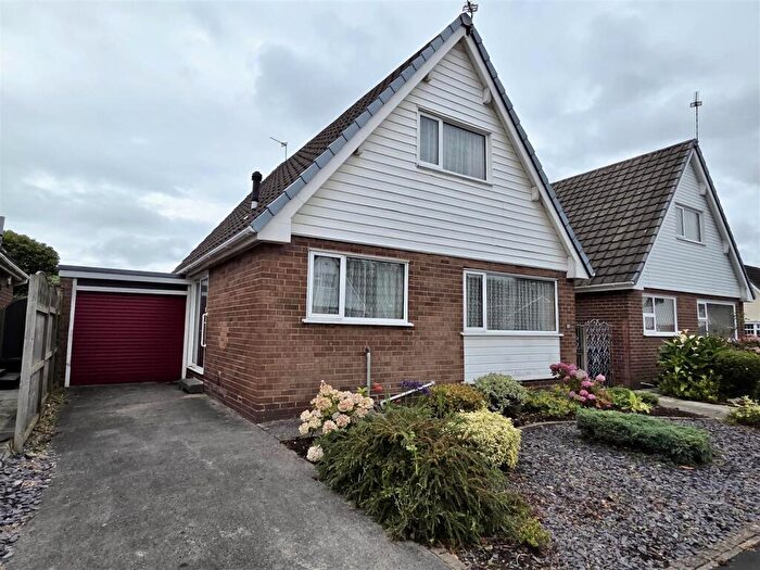 3 Bedroom Detached Bungalow For Sale In Moorfield Drive, Lytham, FY8