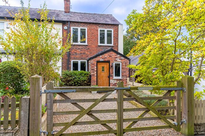 3 Bedroom Semi-Detached House For Sale In The Avenue, Comberbach, CW9