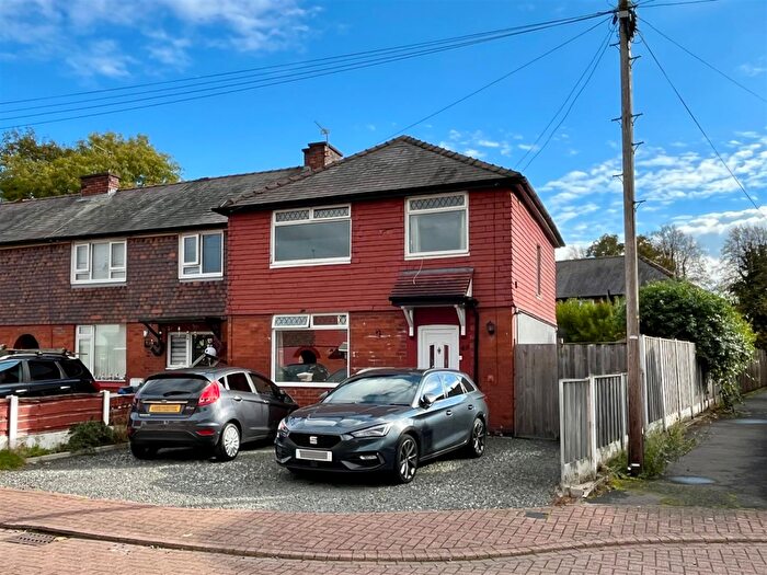3 Bedroom Semi-Detached House To Rent In Kings Lane, Stretford, Manchester, M32