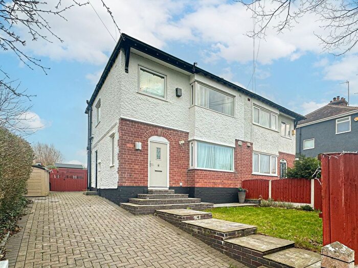 3 Bedroom Semi Detached House For Sale In Irby Road, Wirral, CH61