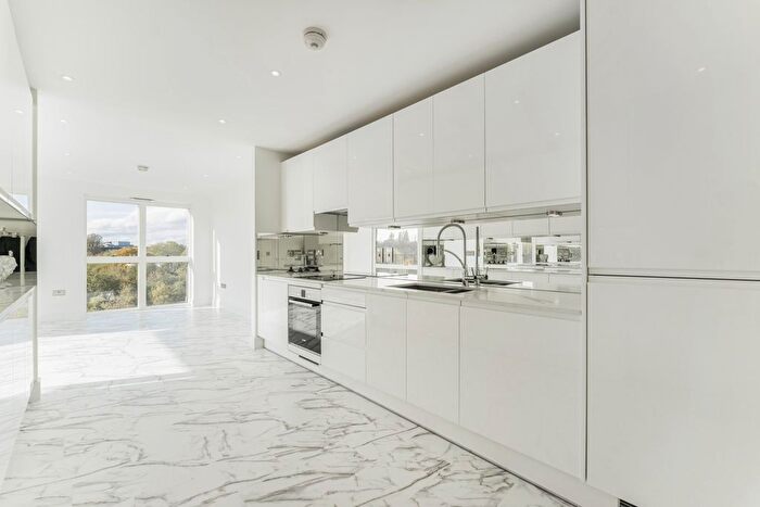 2 Bedroom Flat To Rent In Abbotsford Court, Park Royal, London, NW10