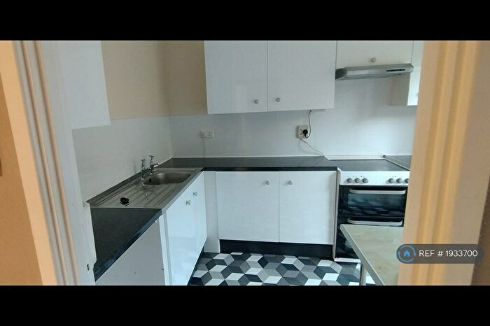 3 Bedroom Semi-Detached House To Rent In Parkmill Close, Corringham, Stanford-Le-Hope, SS17