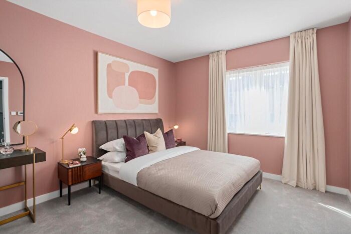 2 Bedroom Apartment For Sale In Riverside West, Erith, Kent, DA8