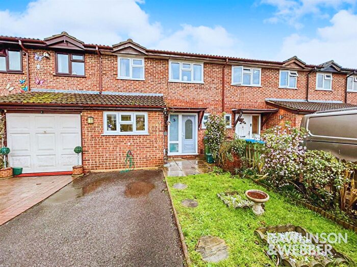 3 Bedroom Terraced House For Sale In Dunvegan Close, West Molesey, KT8