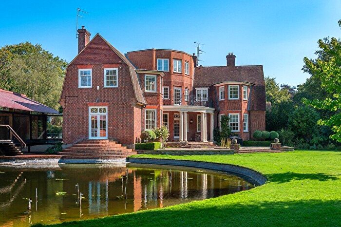 7 Bedroom Semi-Detached House To Rent In High Street, Hurley, Maidenhead, Berkshire, SL6