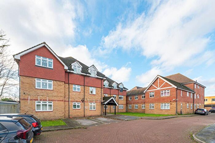 2 Bedroom Flat To Rent In Osprey Close, Bromley, BR2