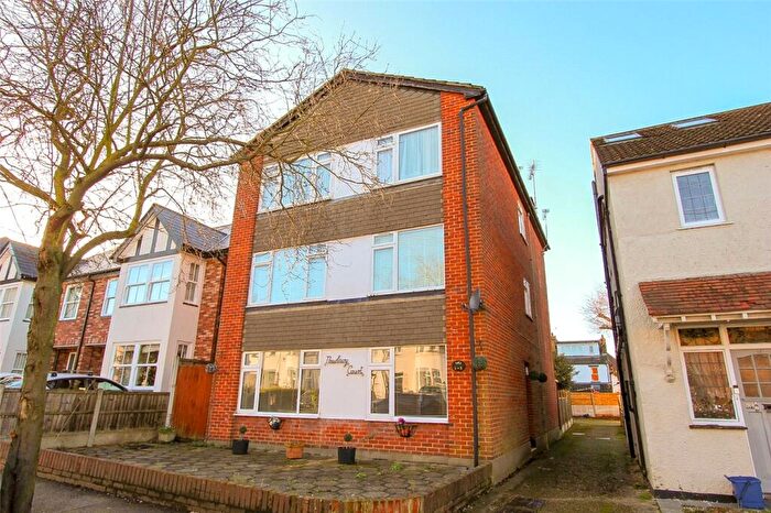 2 Bedroom Apartment To Rent In Chalkwell Park Drive, Leigh-on-Sea, Essex, SS9