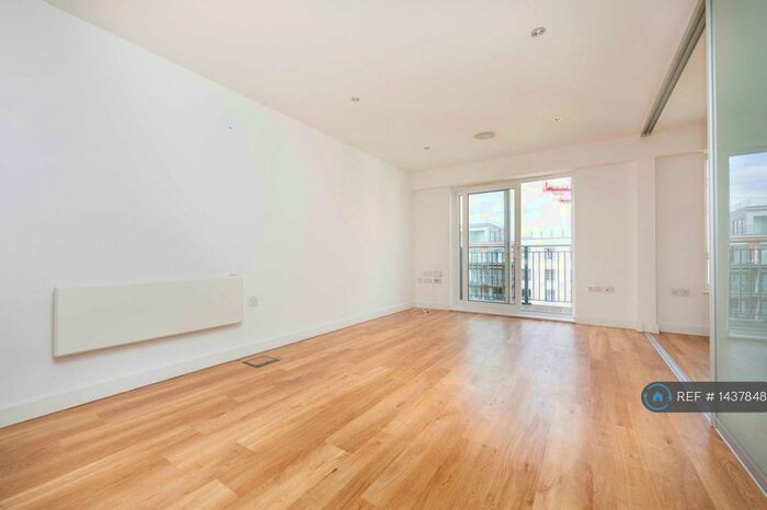 1 Bedroom Flat To Rent In Ensign House, Hendon, NW9