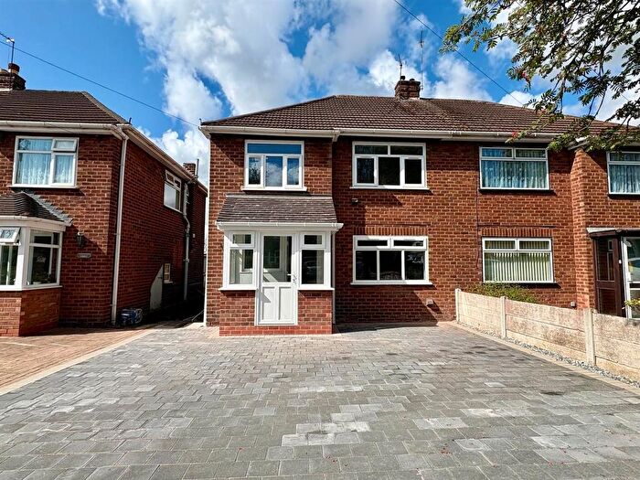 3 Bedroom Semi-Detached House To Rent In Dovedale Avenue, Willenhall, WV12
