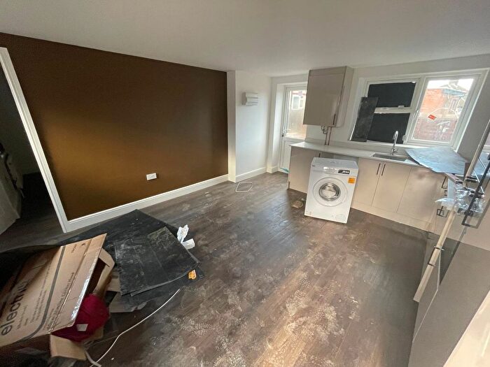 1 Bedroom Flat To Rent In Greenford Road, UB6