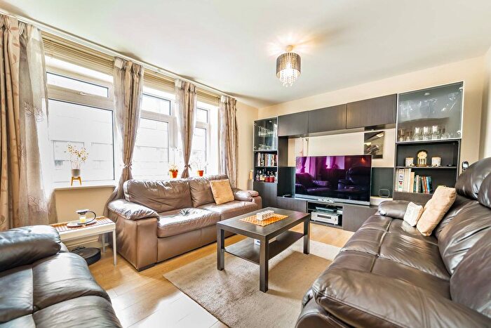 2 Bedroom Flat For Sale In George Mathers Road, London, SE11