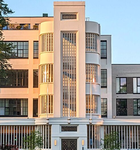 2 Bedroom Flat To Rent In Carnation Gardens, Hayes, UB3