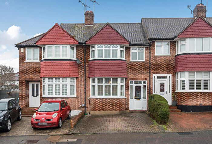 3 Bedroom House For Sale In Dunster Avenue, Morden, SM4