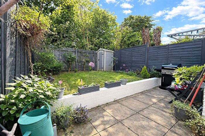 1 Bedroom Flat For Sale In Albion Way, London, SE13