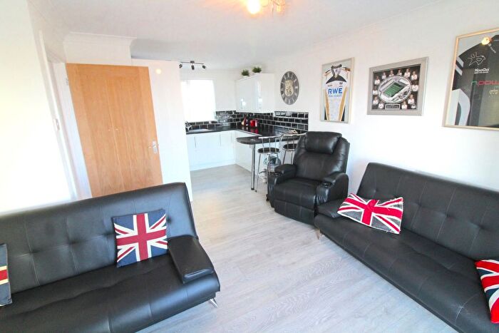 1 Bedroom Flat For Sale In Ocean Crescent, Maritime Quarter, Swansea, SA1