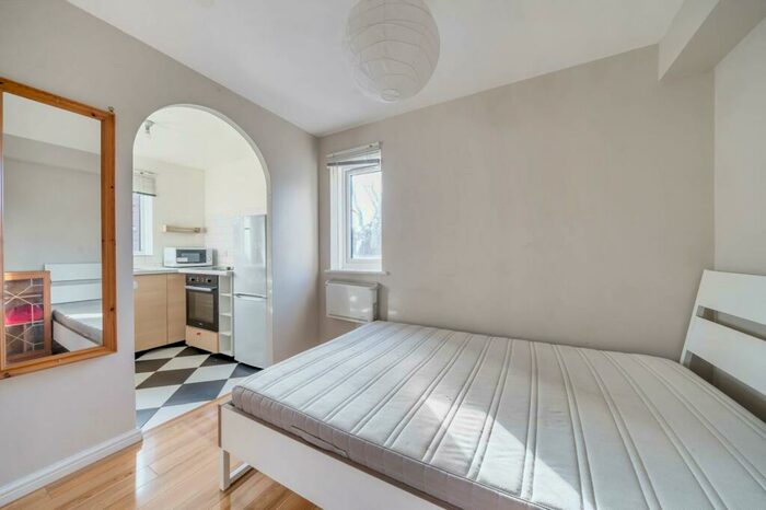 Studio To Rent In Mornington Road, Deptford, London, SE8