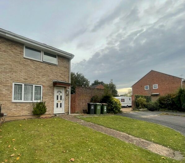 4 Bedroom Semi-Detached House To Rent In Selwyn Gardens, Eastleigh, SO50