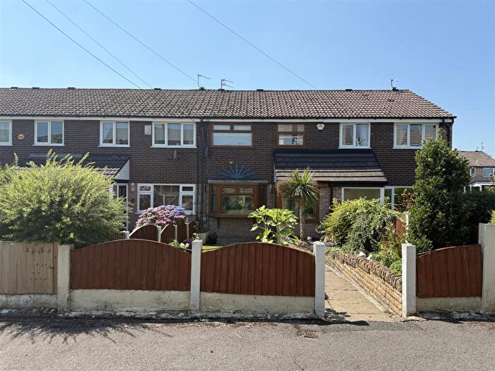 3 Bedroom Mews For Sale In Wentworth Walk, Hyde, SK14