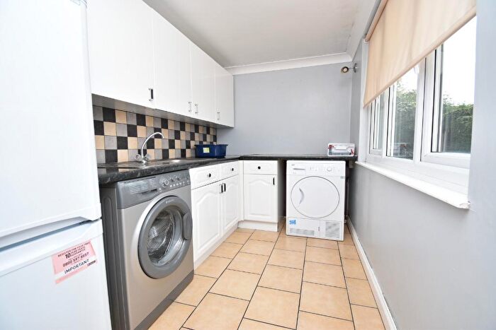 5 Bedroom Semi-Detached House To Rent In Hemlin Close, Earlham, Norwich, NR5