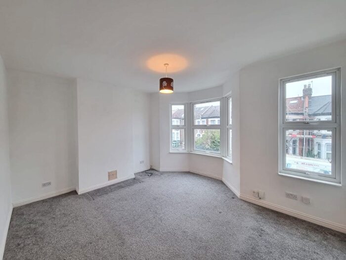 1 Bedroom Flat To Rent In Plumstead High Street, London., SE18
