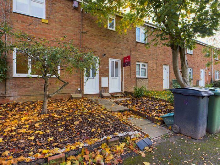 1 Bedroom Maisonette To Rent In Landseer Close, Black Dam, RG21