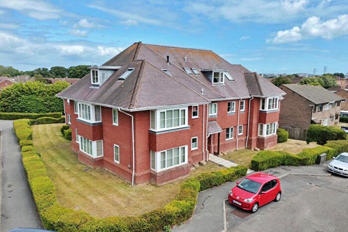 2 Bedroom Flat For Sale In Carters Avenue, Hamworthy, Poole, BH15