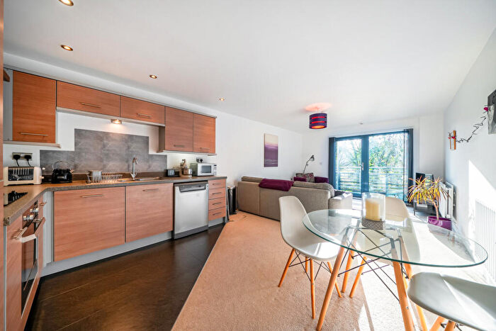 2 Bedroom Apartment For Sale In Crown Dale, London, SE19