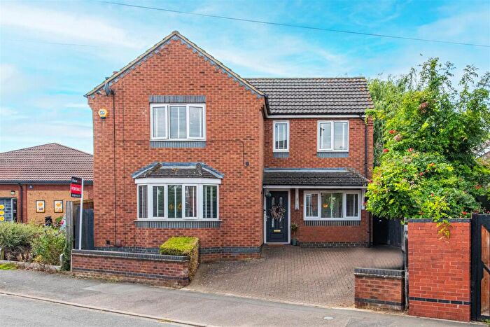 4 Bedroom Detached House For Sale In Hallwood Road, Kettering, NN16